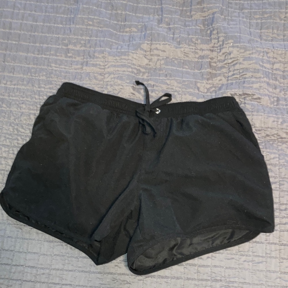 Women’s swim shorts with mesh underwear